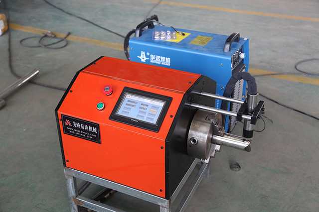 等離子切割機是借助等離子切割技術(shù)對金屬材料進(jìn)行加工的機械。